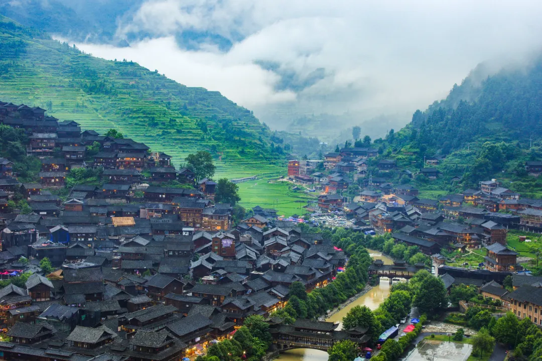 贵州，绿色发展与文化旅游的璀璨明珠——外交部发言人点赞