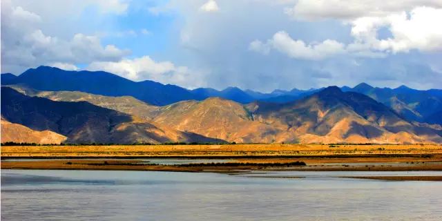 高原秘境，西藏的神秘画卷